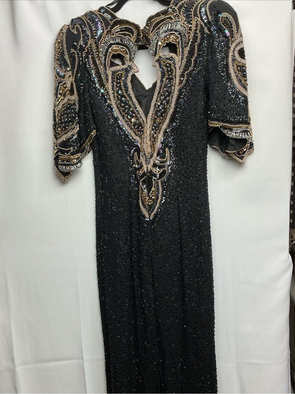 Linzas California Black Beaded Long-Sleeve Evening Dress